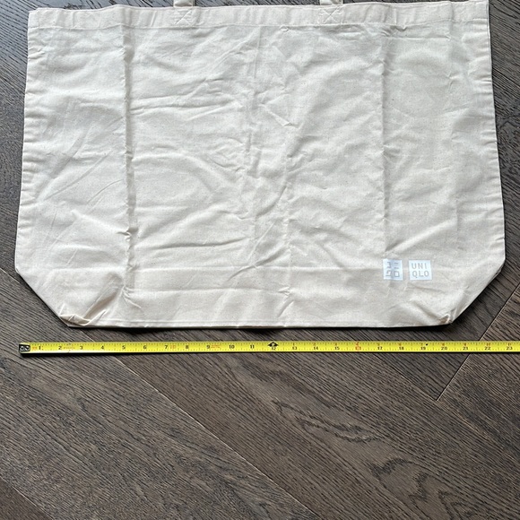 ✨5 for $30✨ NWOT UNIQLO tote - Picture 3 of 4